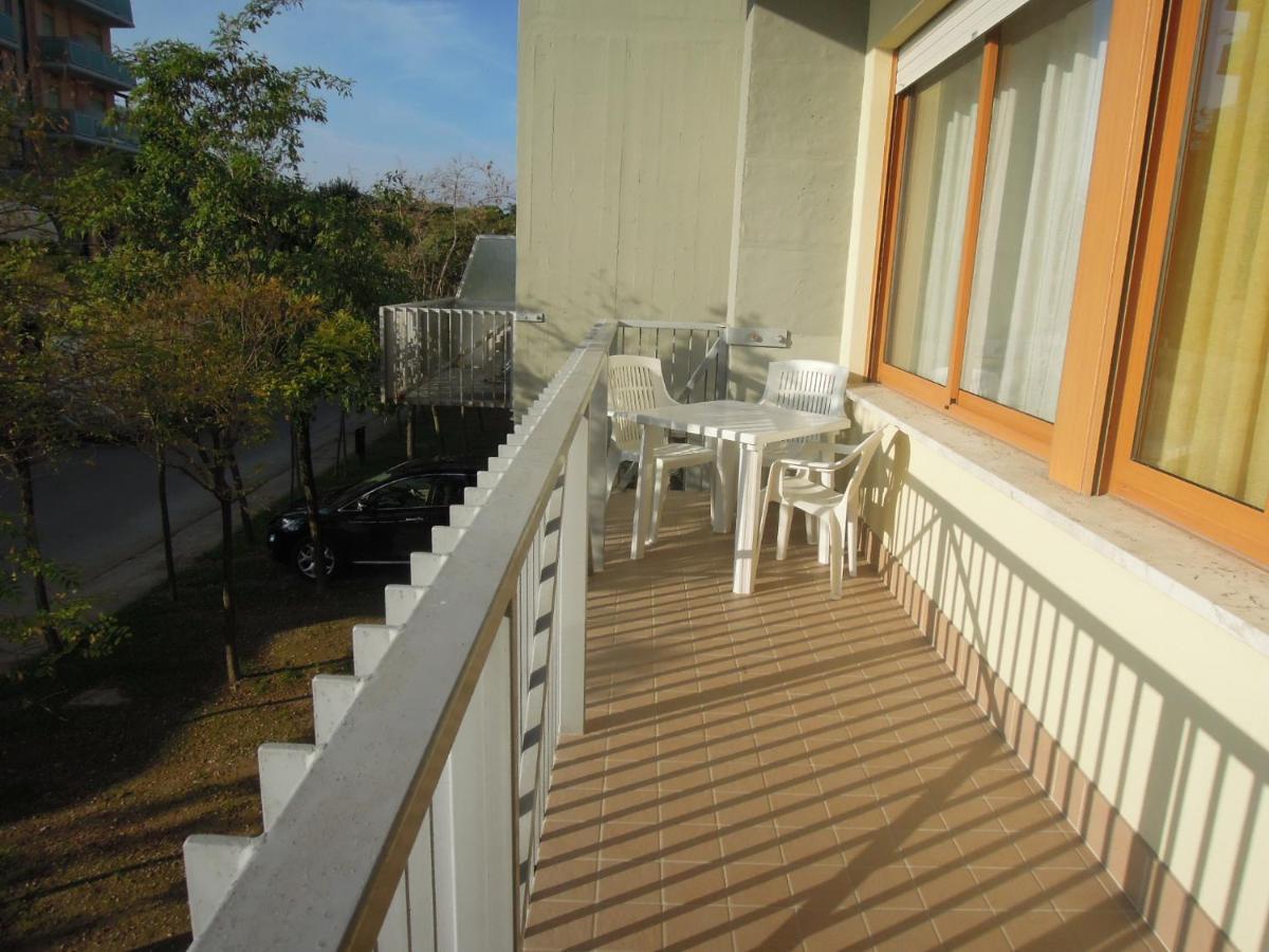 Condominio Laguna Grande Бибионе Экстерьер фото