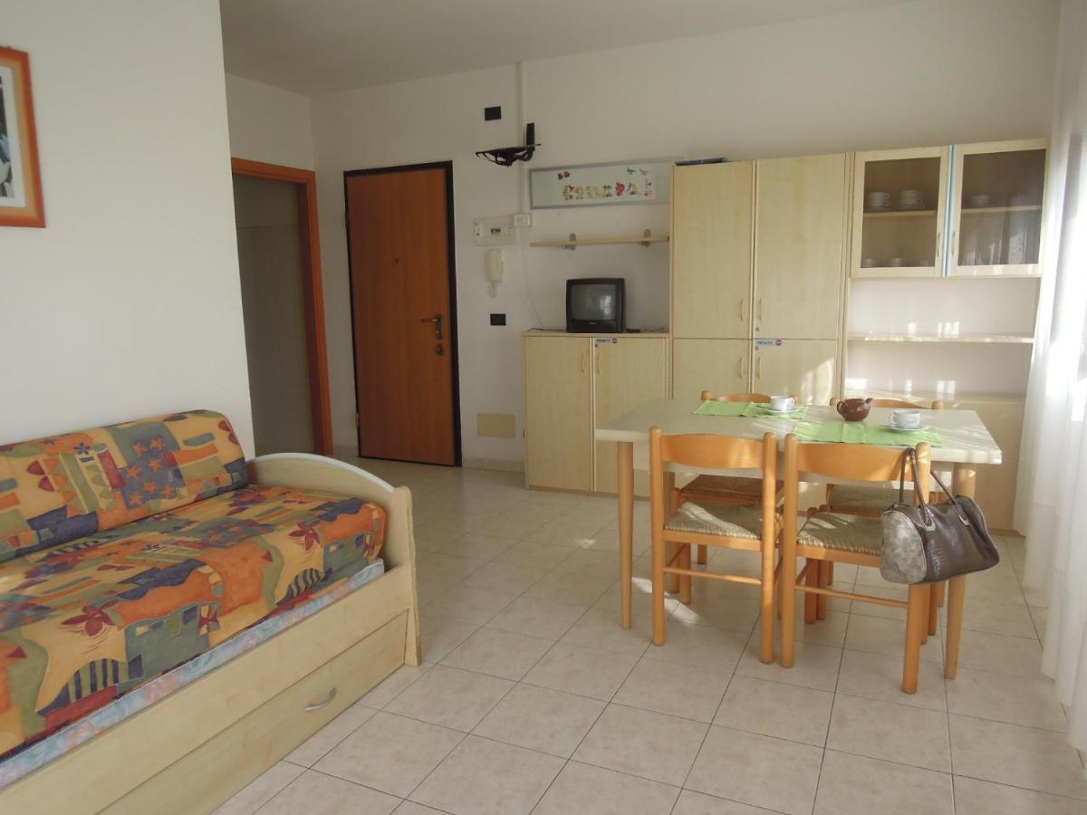 Condominio Laguna Grande Бибионе Экстерьер фото