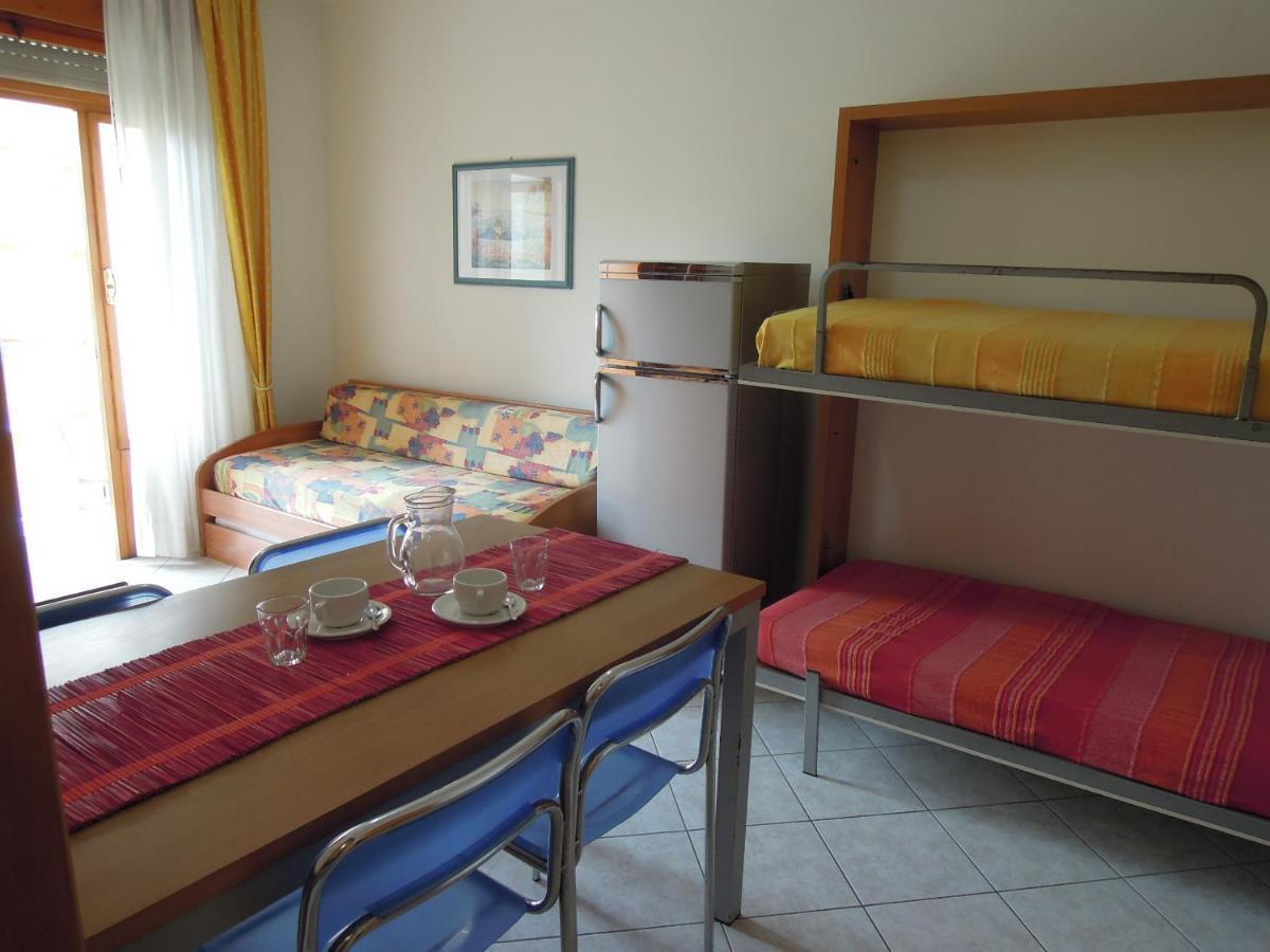Condominio Laguna Grande Бибионе Экстерьер фото